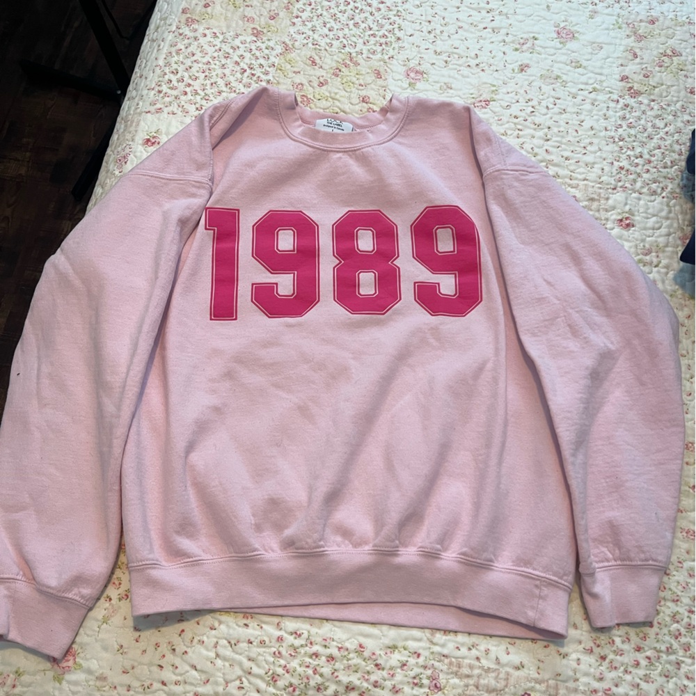 Pink Crewneck Sweatshirt with '1989'